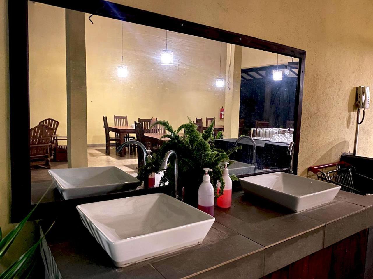 Athyantha Resort Anurâdhapura Extérieur photo